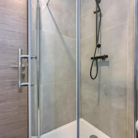 Alojamento de Acomodação e Pequeno-almoço Abn Residence 3*