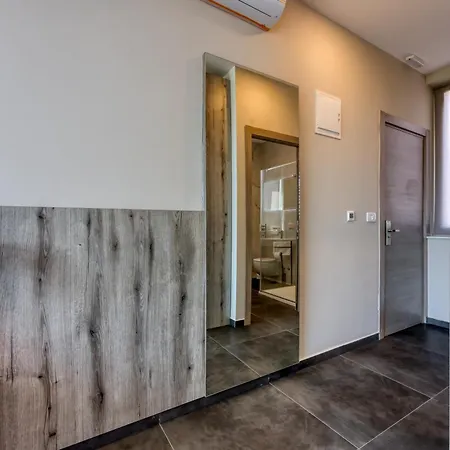 Alojamento de Acomodação e Pequeno-almoço Abn Residence Poreč